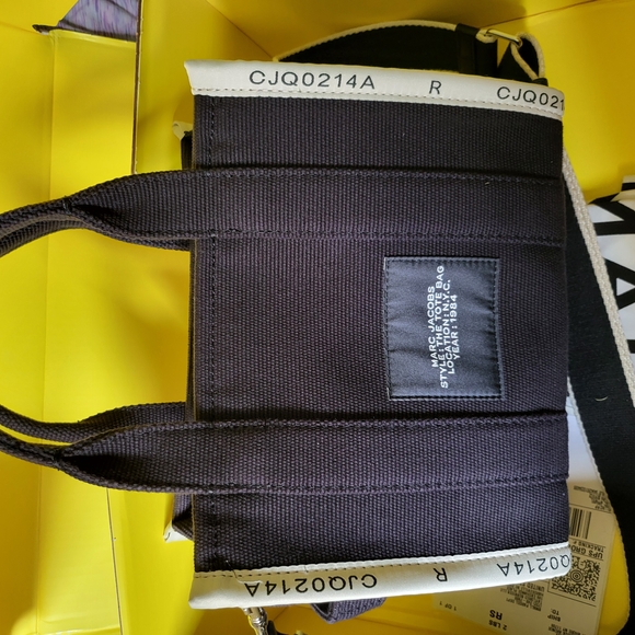 Marc Jacobs Black Canvas Tote Bag with Bold Text - Picture 6 of 7